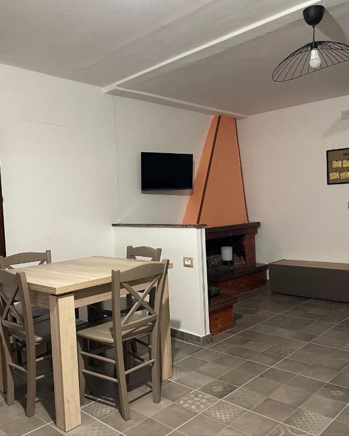 Angelina Al Borgo Apartment Aieta Exterior photo